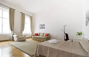 Altracasa Apartments Budapest 3*,